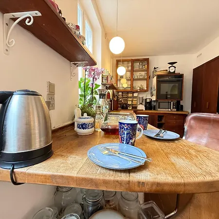 Homestay Cozy Center Chambers With Kitchen And Garden *