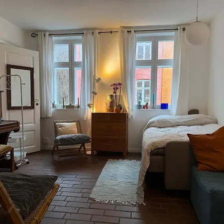 Homestay Cozy Center Chambers With Kitchen And Garden