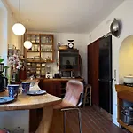 Cozy Center Chambers With Kitchen And Garden Kwatera prywatna