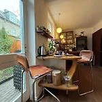 Cozy Center Chambers With Kitchen And Garden *
