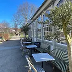 Cozy Center Chambers With Kitchen And Garden Kwatera prywatna