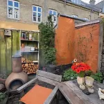 Cozy Center Chambers With Kitchen And Garden Kopenhaga