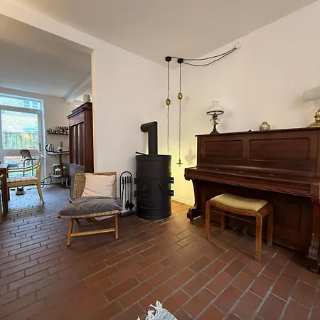 Cozy Center Chambers With Kitchen And Garden Rum i privatbostad *