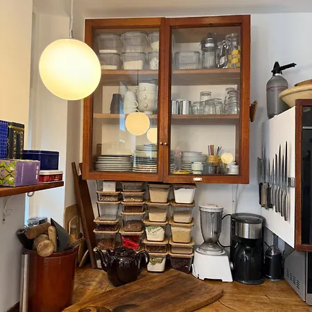 Cozy Center Chambers With Kitchen And Garden *