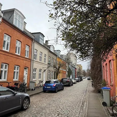Cozy Center Chambers With Kitchen And Garden Rum i privatbostad