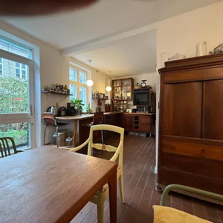 Cozy Center Chambers With Kitchen And Garden