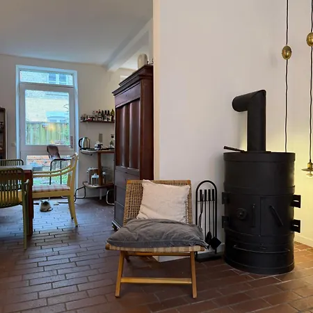 Cozy Center Chambers With Kitchen And Garden
