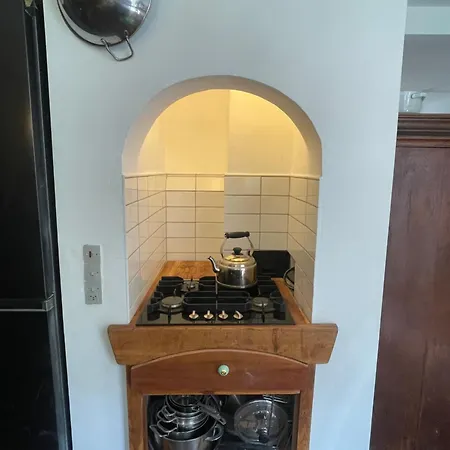 Cozy Center Chambers With Kitchen And Garden *