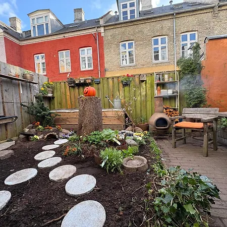 Cozy Center Chambers With Kitchen And Garden Kopenhaga