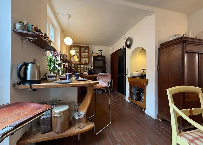 Cozy Center Chambers With Kitchen And Garden