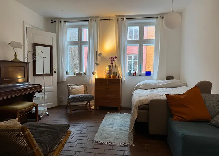 Homestay Cozy Center Chambers With Kitchen And Garden