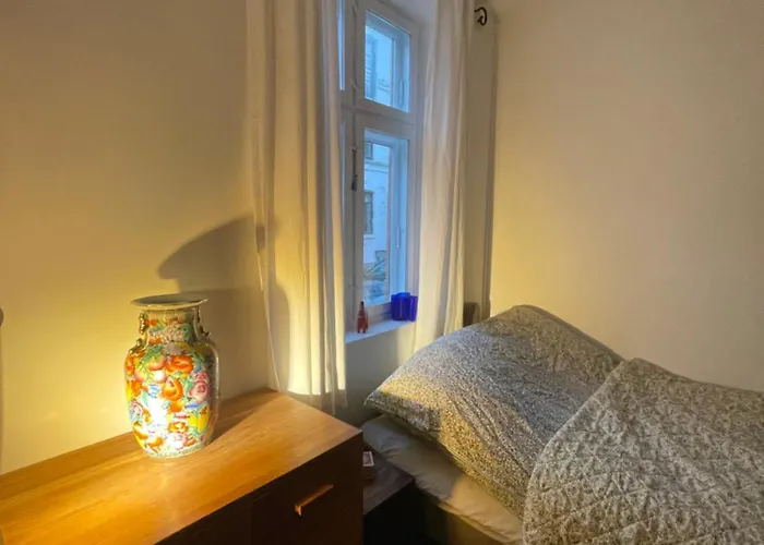 Homestay Cozy Center Chambers With Kitchen And Garden