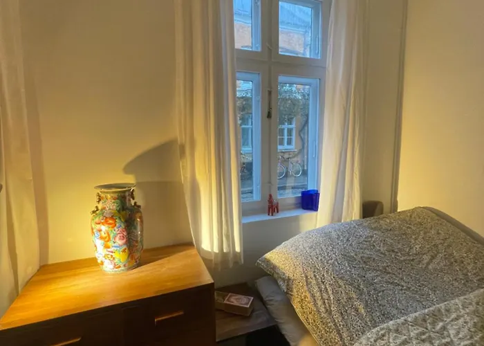 Cozy Center Chambers With Kitchen And Garden Homestay