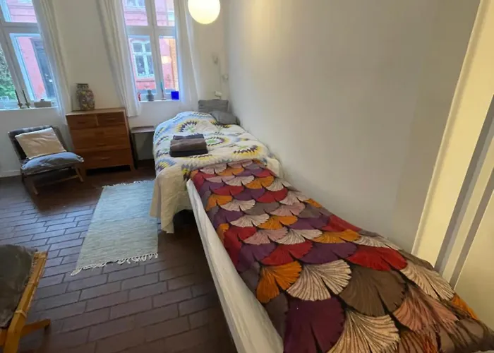 Cozy Center Chambers With Kitchen And Garden Homestay